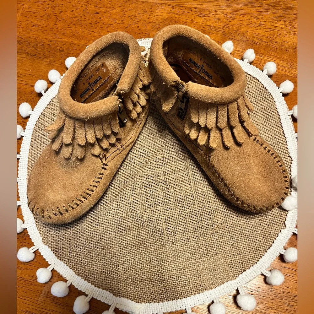 Minnetonka Kids Suede Fringe Moccasins in Tan